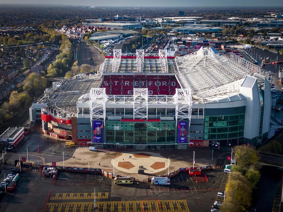 United still 2/9 to sign Rasmus Hojlund despite reluctance to meet valuation